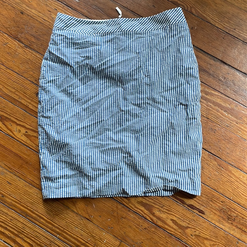 J crew seersucker pencil skirt size 4